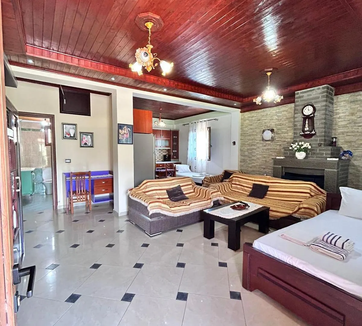 Green Villa Sarande 0*,  Albania