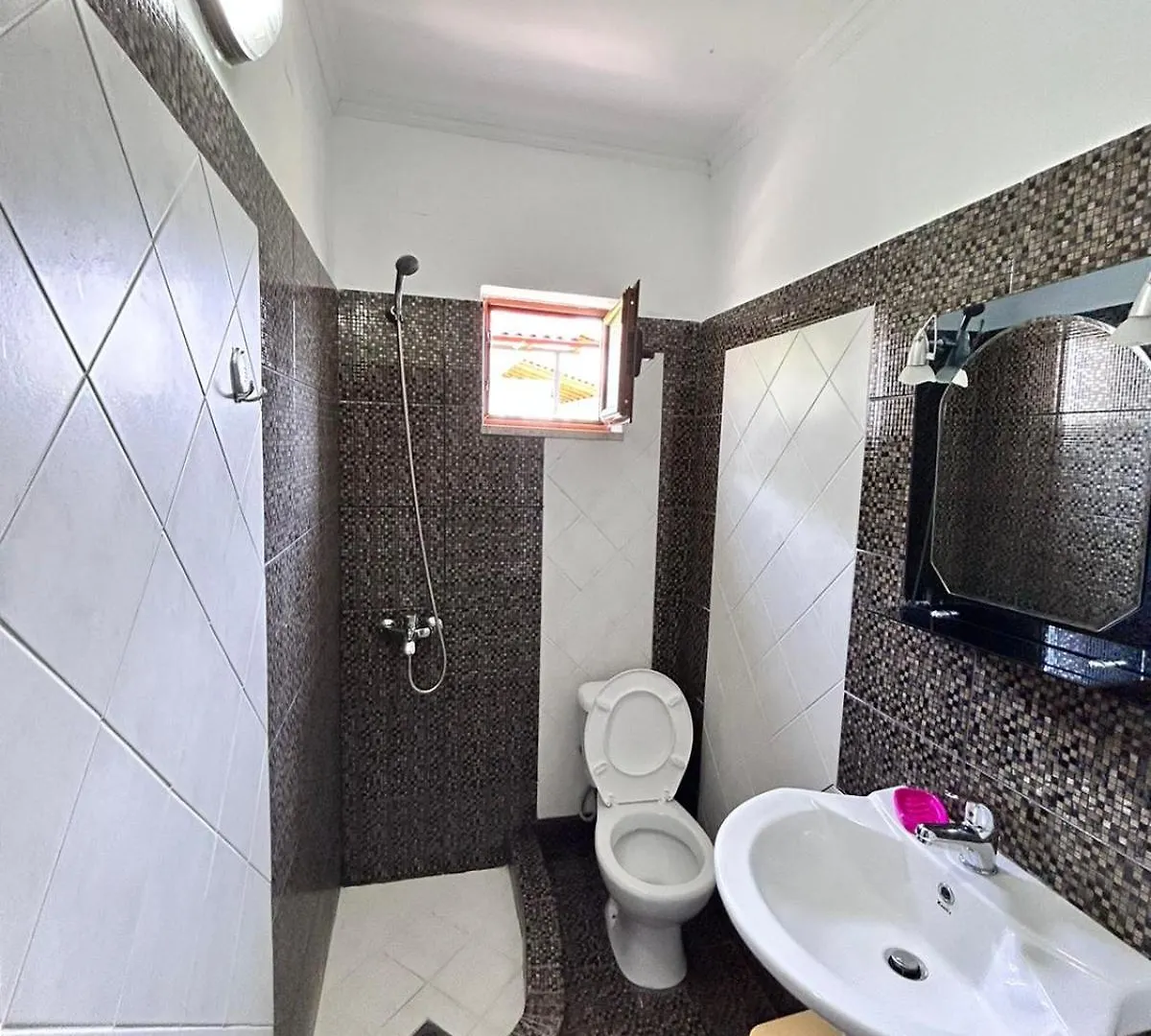 Green Villa Sarande 0*,  Albania